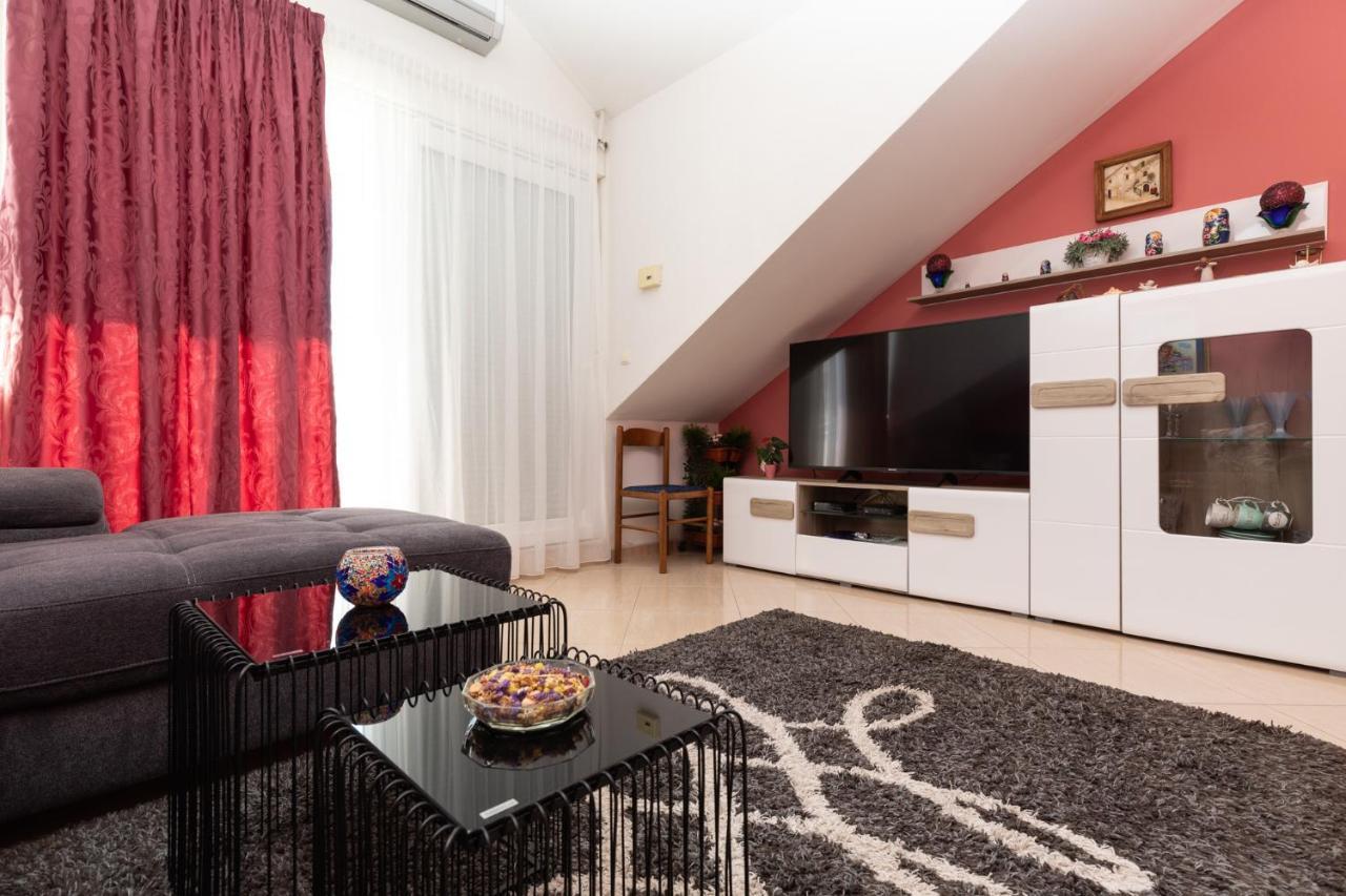 Apartman Monika Оміш Екстер'єр фото